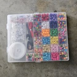 Set Of Beads To Make Bracelets . 