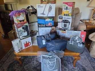 New household items and purses