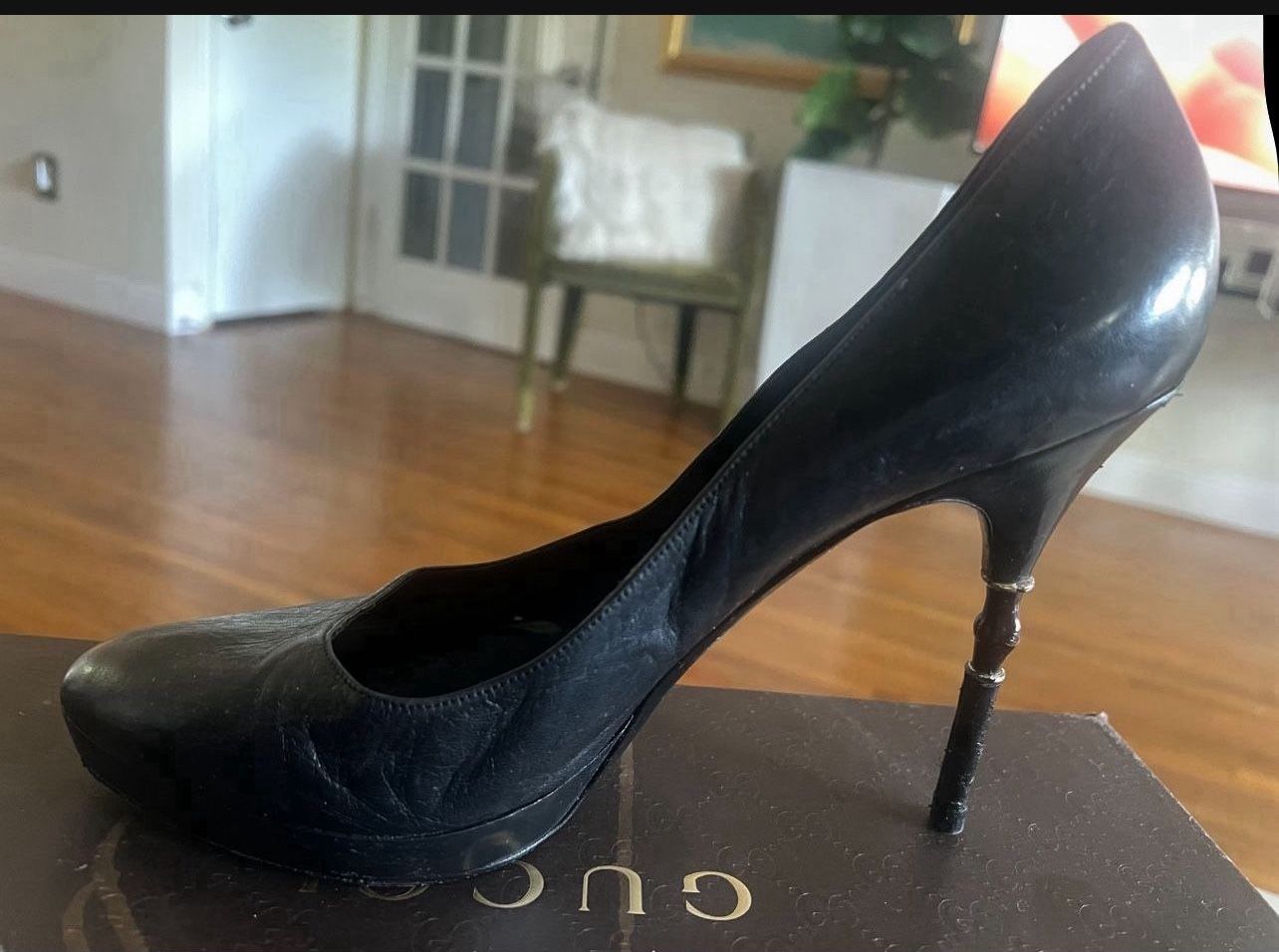 GUCCI AUTHENTIC BLACK LEATHER SHOES. SIZE 10