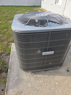 2 ton smart comfort/ carrier heat pump .2weekes old