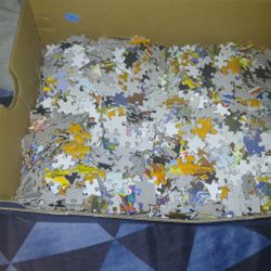 Bunch Of Puzzles Over 5000 Peices
