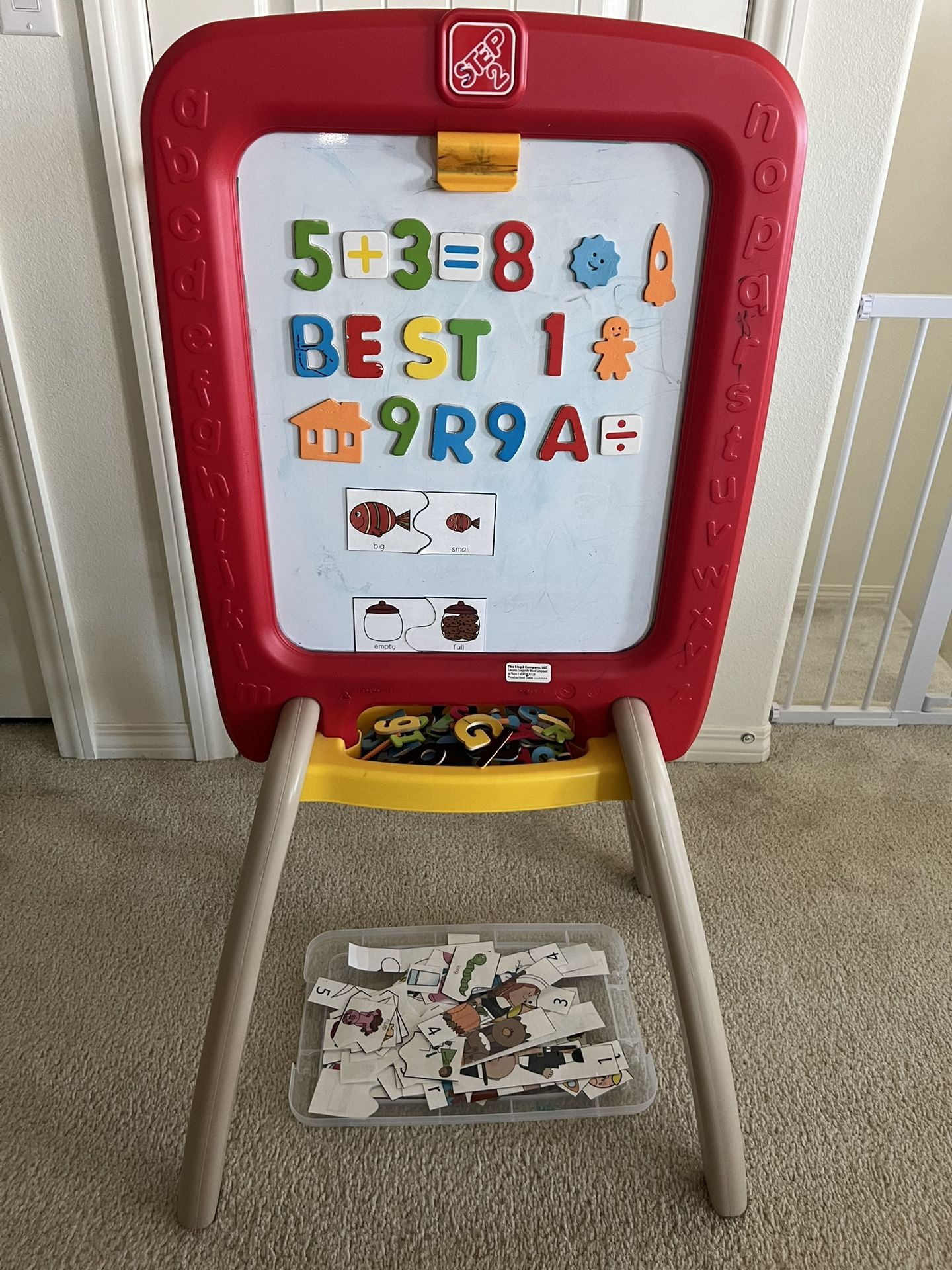 Step 2 Easel With Letters And Numbers