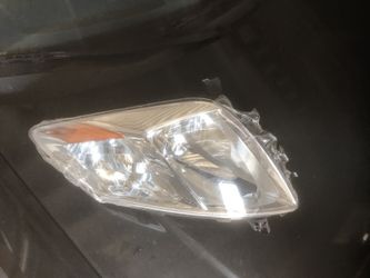 2006 Toyota Prius Left side head light LED