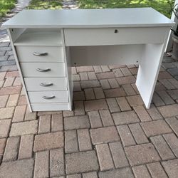 White Desk 