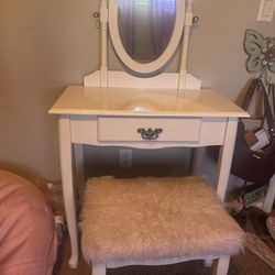 Girls Vanity 