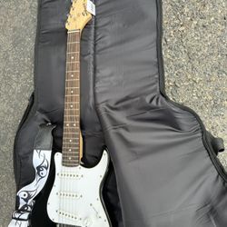 Squier Mini Stratocaster Electric Guitar - Black with Laurel Fingerboard