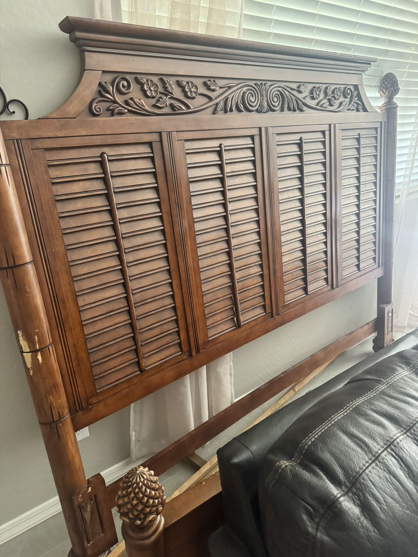 King Bed Frame - FREEEEEE