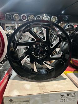 TUFF T1B 20X10-23 6X139.7 GLOSS BLACK MILLED /SPOLE RIGHT - CONSULTA PRECIO