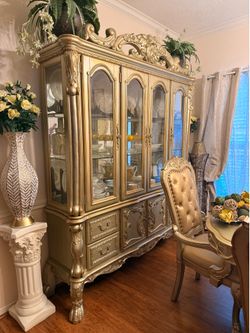 Dining room set in gold.