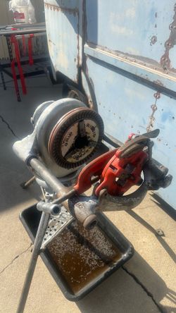 Rigid electric pipe threader