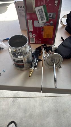 Husky Gravity Feed Spray Gun with Cup