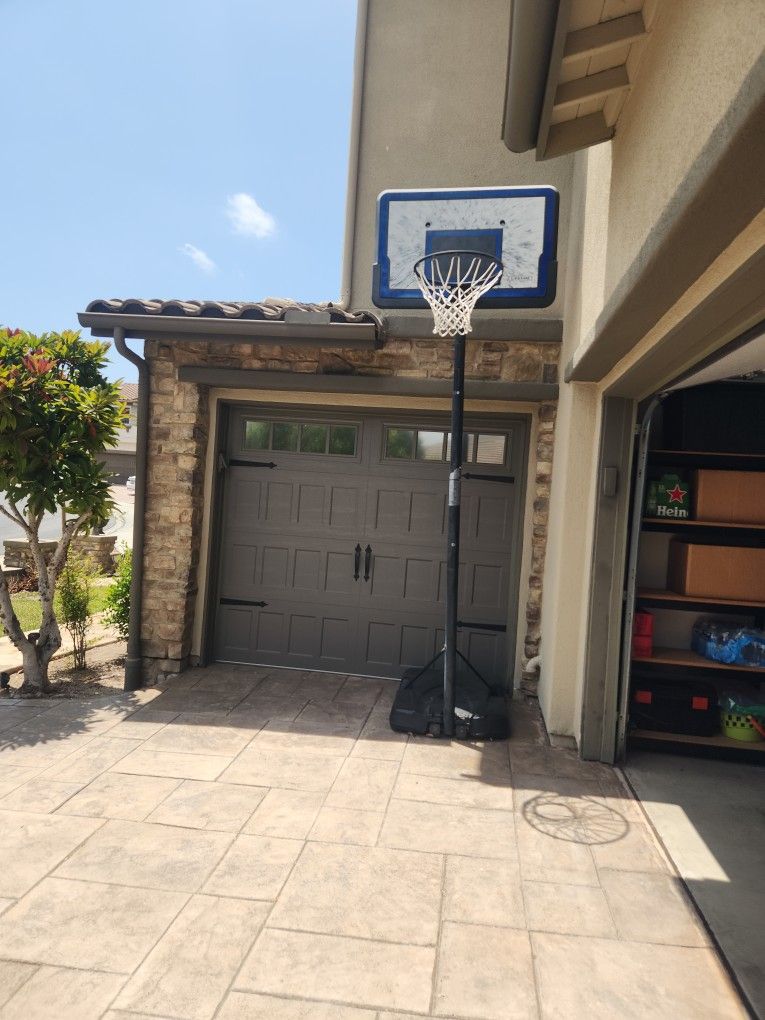 Outdoor Basketball Hoop