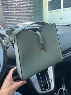 Olive ANNE KLEIN