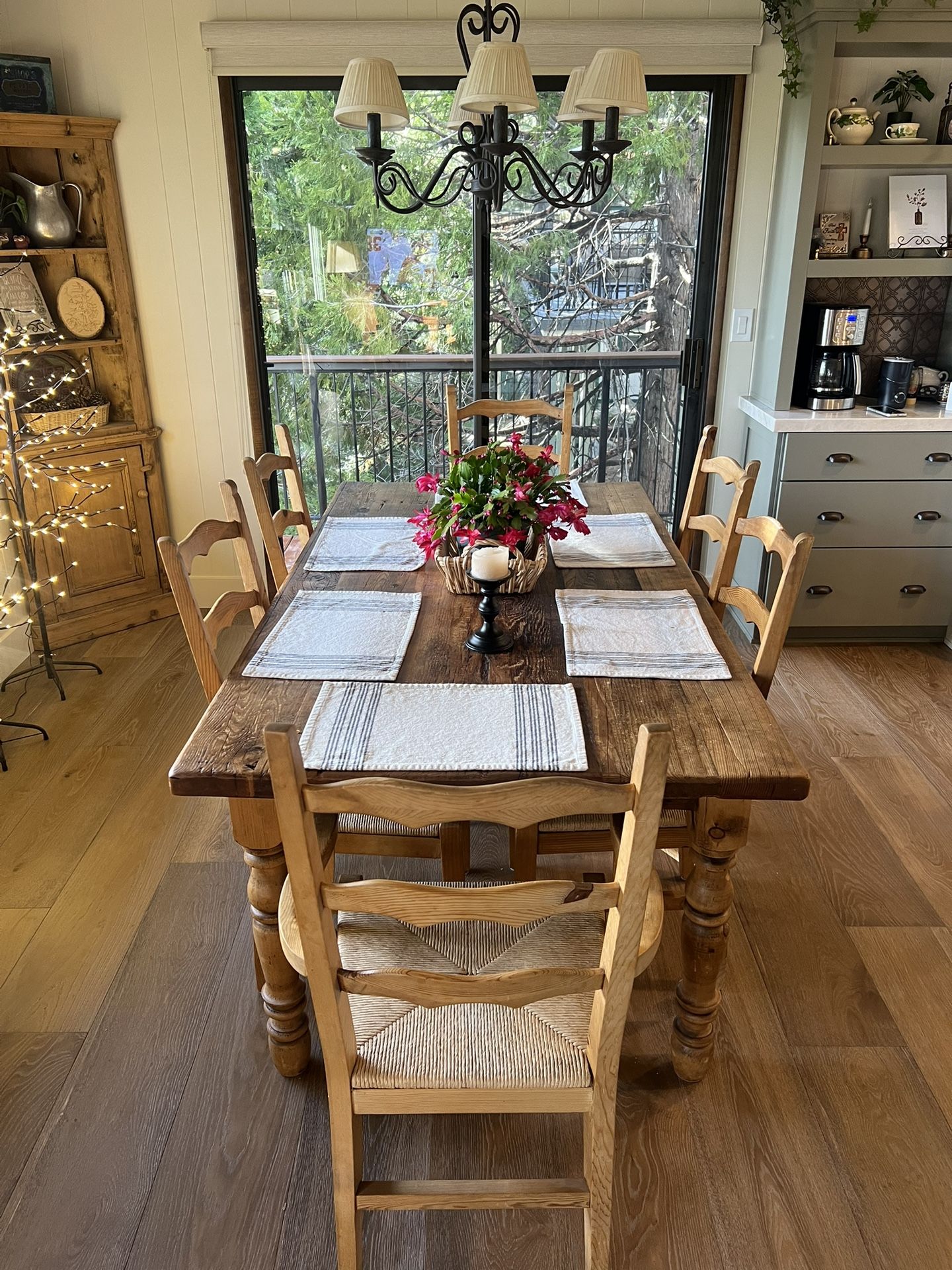 Dinning table And 8x Chairs