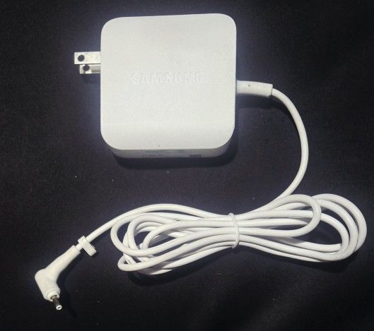 Samsung Original 19V2.37A 45W W16-045N4A W16-045N4C W16-045N4D cord/charger for Samsung Notebook 9 Pen 900X3N 900X3L 900X5N 900X5L
