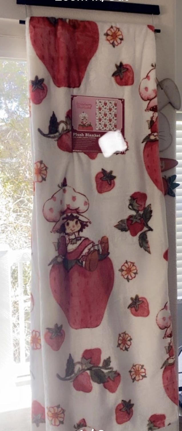 Strawberry Shortcake Large Blanket 60x90