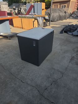 AMERICON COMPUTER CABINET
