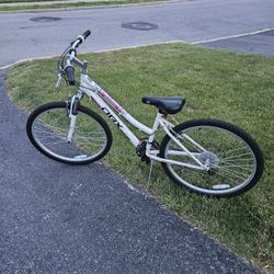 Womens Bike Rdx Great Condition Don't Need It 