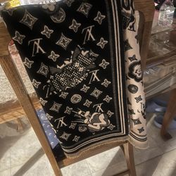 Louis Vuitton Silk Scarf 🧣!!!!’ 