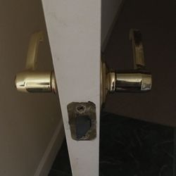 Schlage door handles ( passage/non-locking) Set of 7