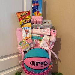 Teen girl🐰 Easter basket