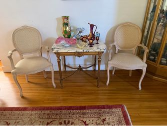 2 armchairs and 4 chairs
