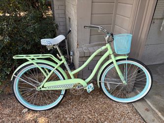 Huffy Deluxe Women's Cruiser Bike