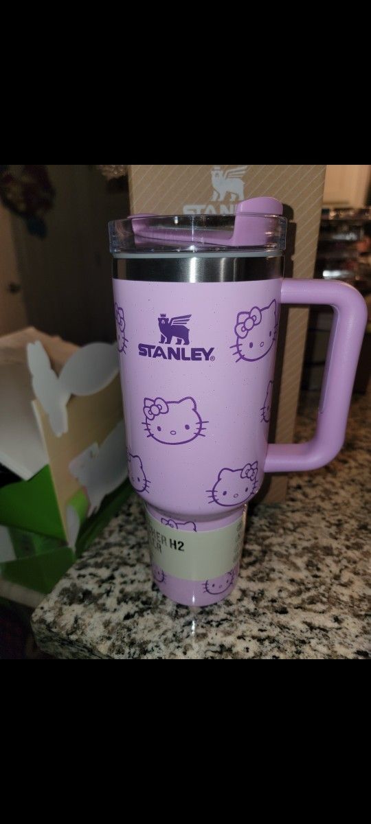 Stanley Sanrio Hello Kitty Puple 40oz Cup Brand New