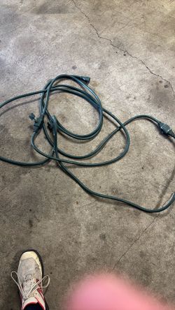 18 Ft Multi Outlet Extra Heavy Outdoor Extension Cord