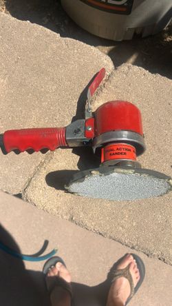 Pneumatic oscillating sander