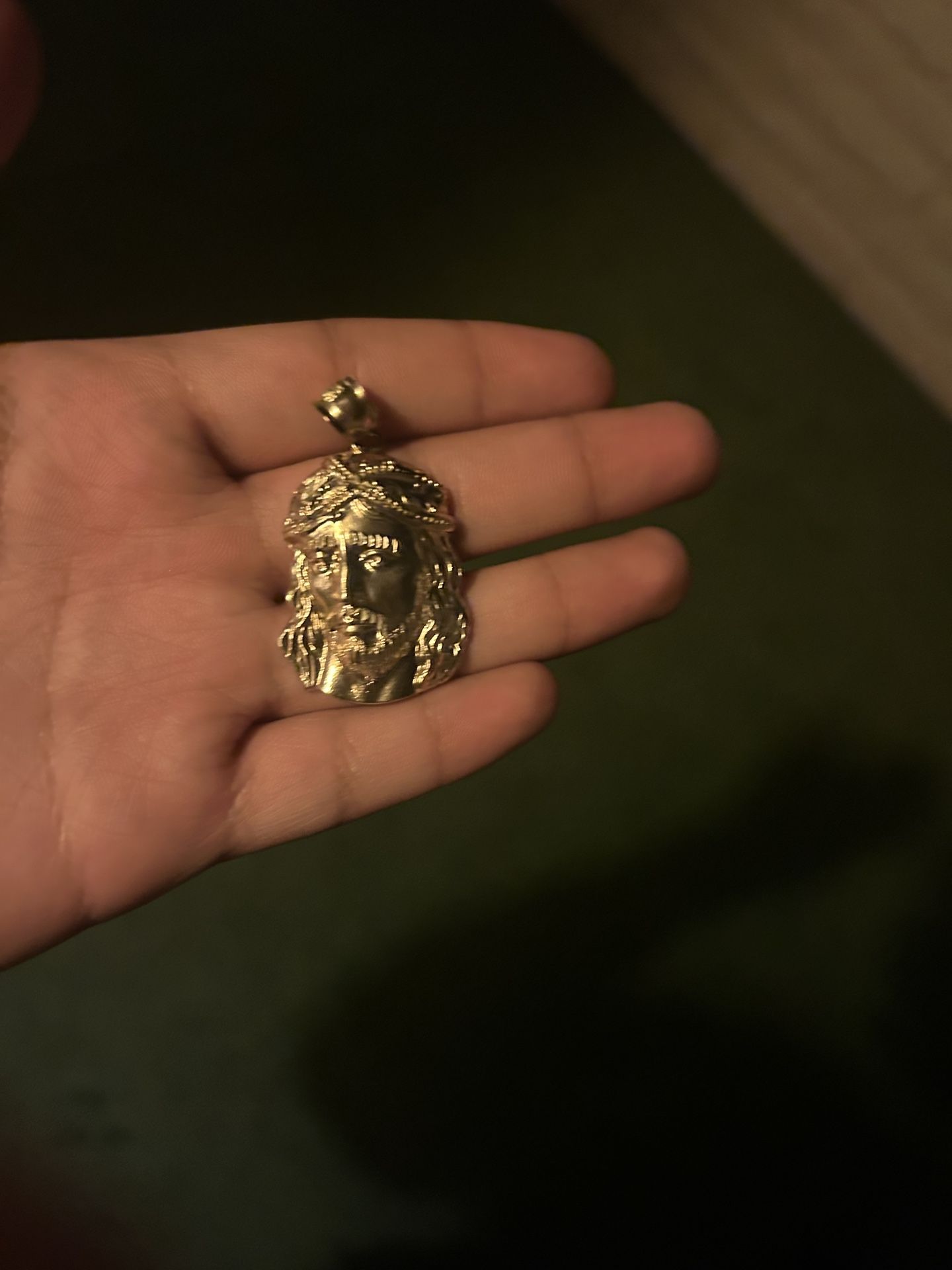 Jesus Head 10k Gold