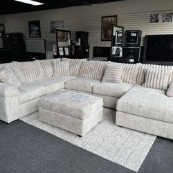 U Shape Parchment Sectional. 🚚WE DELIVER🚚