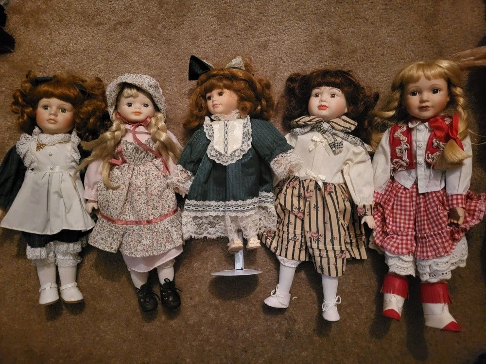 Set Of 5 Porcelain Dolls
