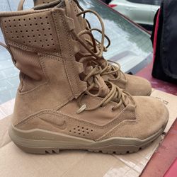 Brand New Nike SFB Combat Boots Size 7.5