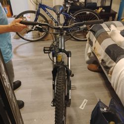 Diamondback Atroz Mountain Bike