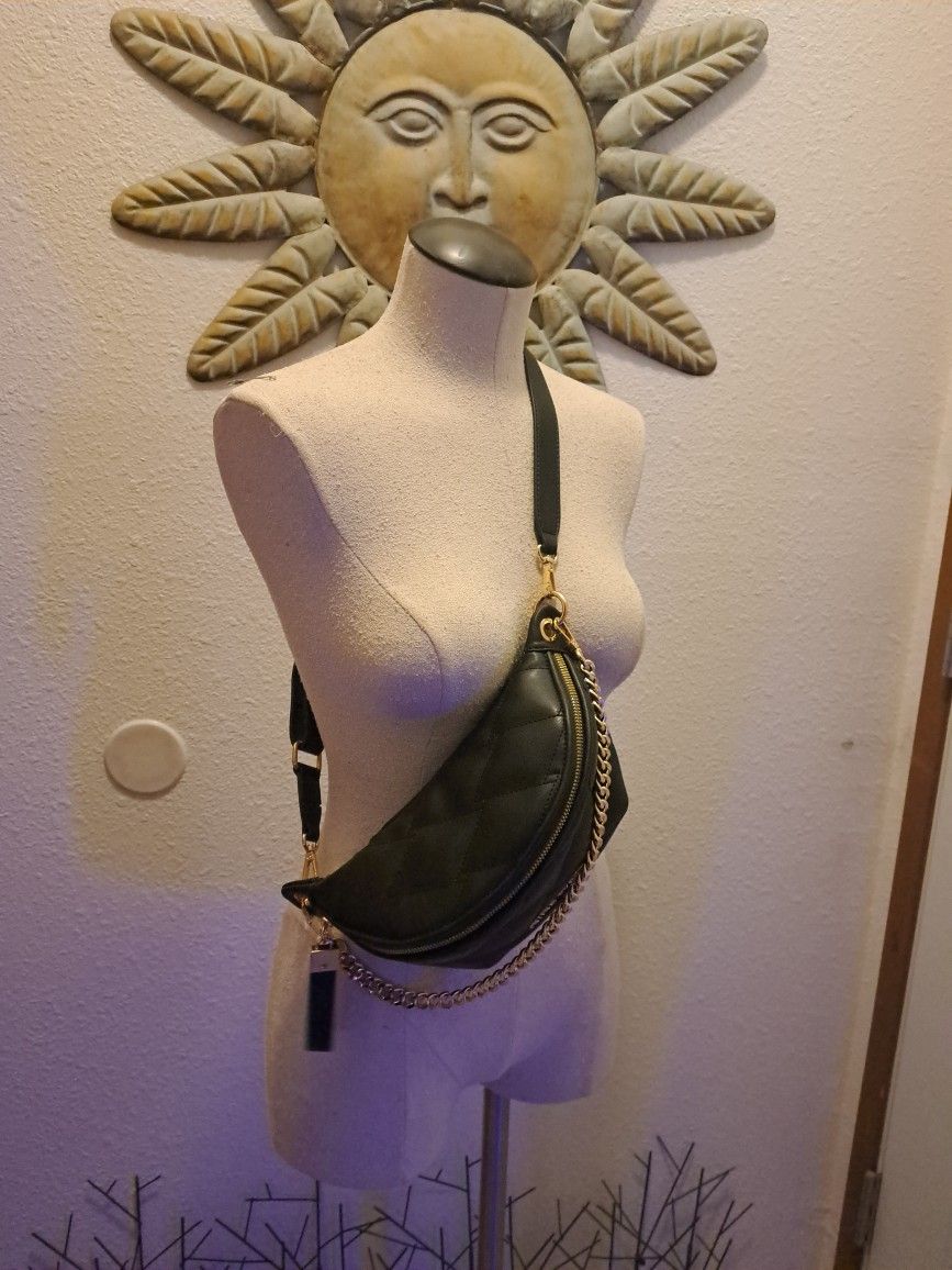 Nine West,Fanny Pack,Waist Wallet Belt,Shoulder Bag,Hand Purse,Unisex,Black Quilted Diamond Purse,Multiple Ways To Use Purse,Has Removable Gold Tone C