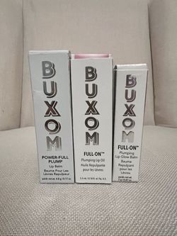 Buxom trio For Lips