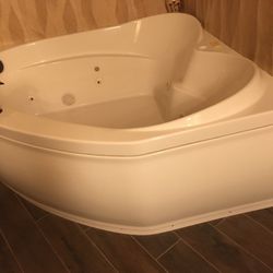 Corner Tub Skirt 