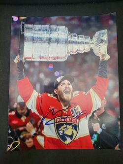 Matthew Tkachuk signed photo