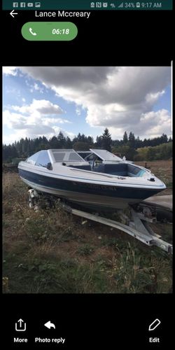 Bayliner ski boat