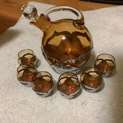 Stoppered Decanter & 6 Cordial Cups