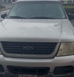 2004 Ford Explorer XLT