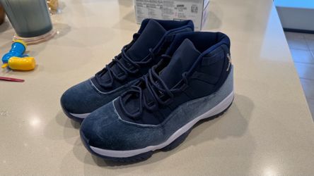 Jordan 11s Midnight Navy Velvet size 12