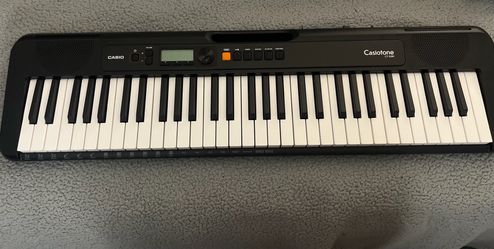 Casio Casiotone CT-S200 61-Key Keyboard – Excellent Condition – $90