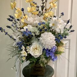 GORGEOUS  LARGE  FLOWER ARRANGEMENT