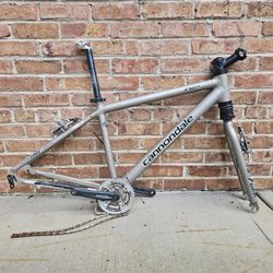 2000 Cannondale F300 mountain bike frame Headshok