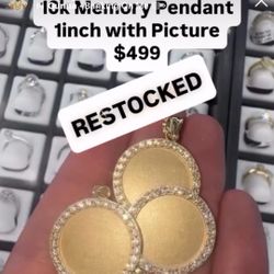 10 K Picture Pendant