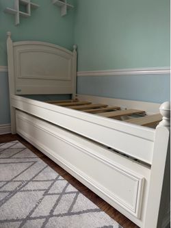 TWIN wooden bed with drawer storage
