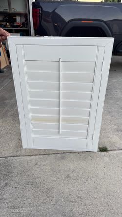 Venta y persiana de madera  24x36