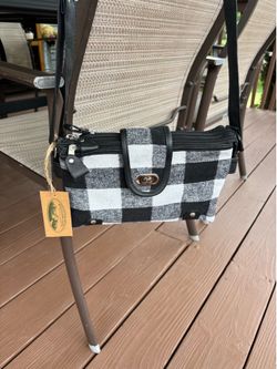 Crossbody purses